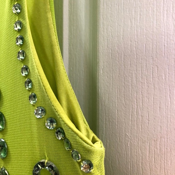 ♥️BCBG MaxAzria chartreuse chiffon bead dress - Picture 5 of 11